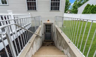 12 Brittany Dr, Bayville, NJ 08721