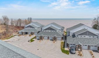 2614 LAKE St, Algoma, WI 54201