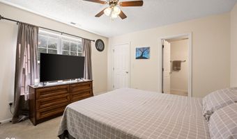 8203 Lake Tree Ln, Indianapolis, IN 46217