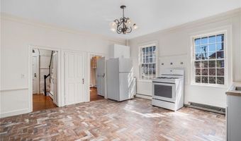 14 Elm St, Newport, RI 02840