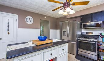 688 Saunders Hollow Rd, Barboursville, WV 25504