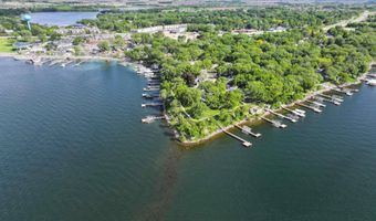 162 Pillsbury Pt, Arnolds Park, IA 51331
