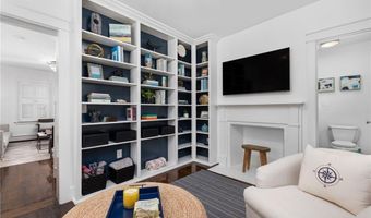 28 John St, Newport, RI 02840