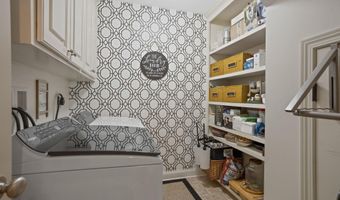 330 War Emblem Dr, Boiling Springs, SC 29316