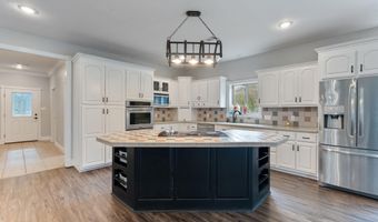 100 Plantation Ln, Batesville, AR 72501