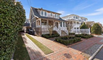 112 8TH St E, Beach Haven, NJ 08008