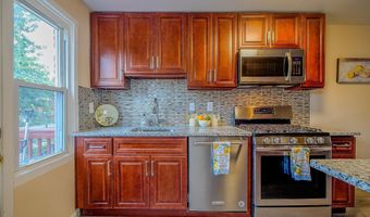 3020 GREEN St, Claymont, DE 19703