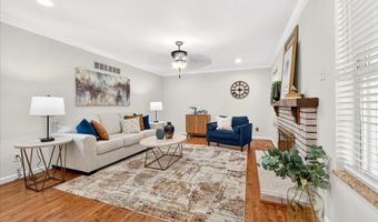 291 Oak Path Ct, Ballwin, MO 63011