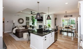 1816 Starling Ct, Polk City, IA 50226