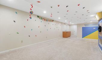 208 Kylewood Ct, Ballwin, MO 63021