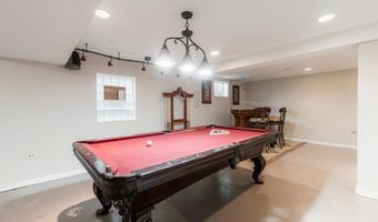 1205 N Scarlet Dr, Addison, IL 60101