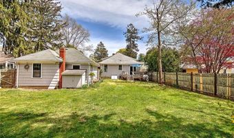 119 Alfred Drowne Rd, Barrington, RI 02806