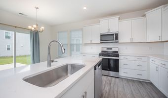 80 Nailsworth St, Angier, NC 27501