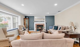 633 Spray Ave, Beachwood, NJ 08722