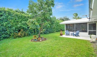 221 Orange Tree Dr, Atlantis, FL 33462