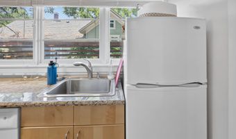237 B St, Ashland, OR 97520