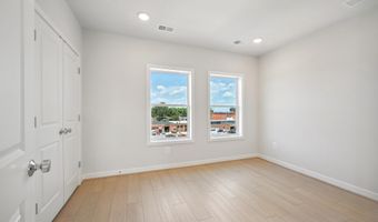 313 CALVERT Ave, Alexandria, VA 22301