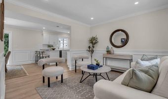 8 Imperia Pl, Aberdeen, NJ 07747
