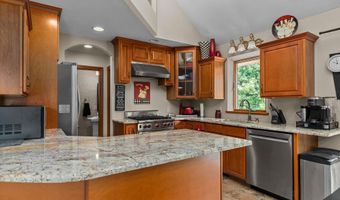 1342 N LAKE Ct, Appleton, WI 54913