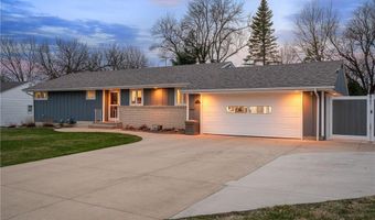 307 21st St NW, Austin, MN 55912