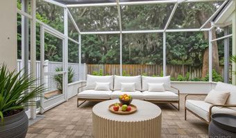 800 PARADISE Ln, Atlantic Beach, FL 32233