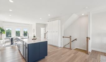 23162 HORSESHOE TRAIL Sq, Ashburn, VA 20148
