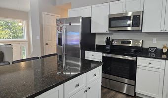 792 Cottage St, Athol, MA 01331