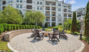 8229 RIVER Rd, Bethesda, MD 20817