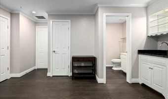 2863 11TH St N, Arlington, VA 22201