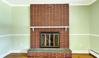 45 Countryside Dr, North Providence, RI 02904