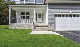 70 Seurat St, Barnegat, NJ 08005