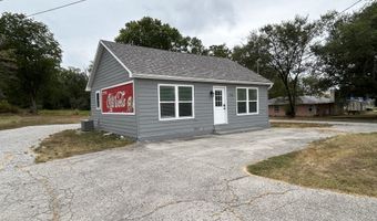 1010 N Jefferson St, Ava, MO 65608