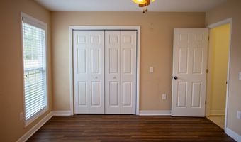 99 JENNIFER Ln, Baxley, GA 31513