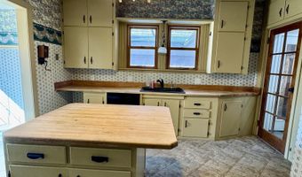 911 Pine St, Atlantic, IA 50022