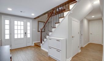 8217 CINDY Ln, Bethesda, MD 20817