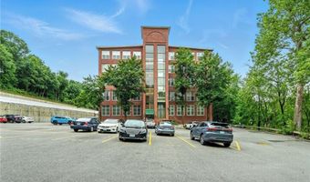 2 School St 133, Lincoln, RI 02802
