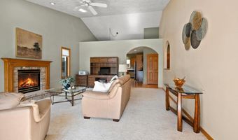 3302 E FALLCREEK Ln, Appleton, WI 54913