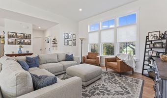 173 Tamrox Dr, Arundel, ME 04046