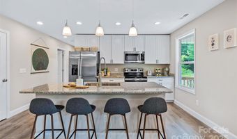 9 Silent Pl, Asheville, NC 28806
