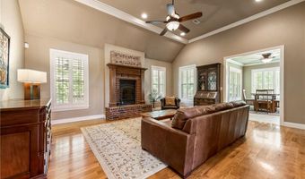 348 Whitcliff Dr, Cave Springs, AR 72718