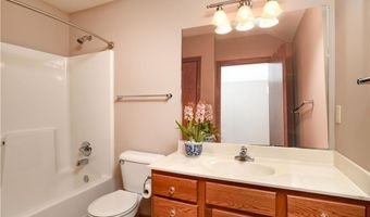 1699 Glade Dr SW, Altoona, IA 50009
