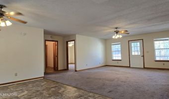 324 Circle R Dr, Benton, TN 37307