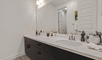 2683 5th St, Alameda, CA 94501