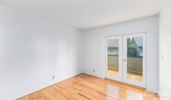30 Maple Ridge Ln, Asheville, NC 28806