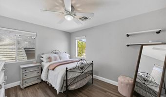 10661 Shelter Hill Ct, Las Vegas, NV 89129