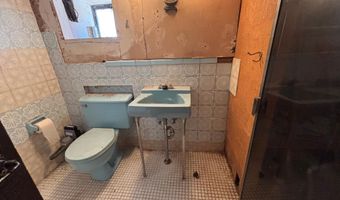 2447 S 5TH St, Philadelphia, PA 19148
