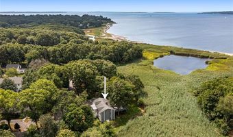 4 Buckingham St, Barrington, RI 02806