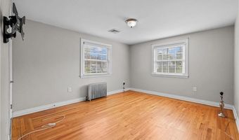 21 Delway Rd, East Providence, RI 02914