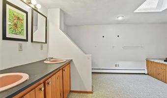 28 Sand Hill Dr, North Kingstown, RI 02852