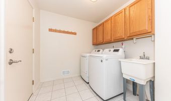 2058 Chardonnay Ct, Ann Arbor, MI 48108